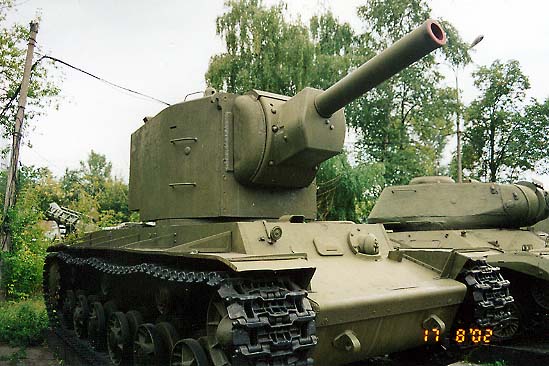 КВ-2 в экспозиции Центрального музея Вооруженных Сил в Москве